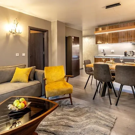 Incredible 2bdr With Veranda And House-like Feel