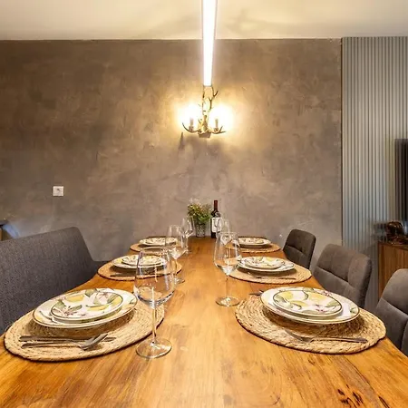 Апартаменты Incredible 2bdr With Veranda And House-like Feel Банско