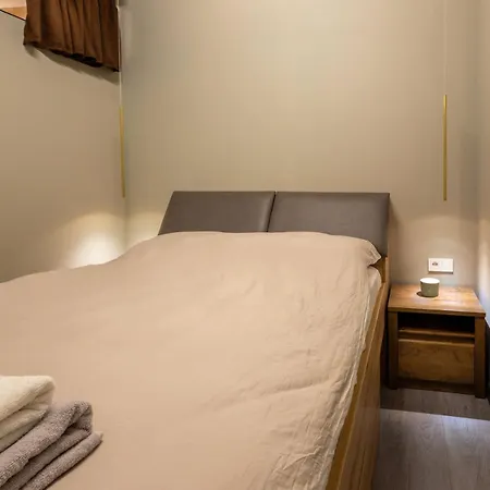 Апартаменты Incredible 2bdr With Veranda And House-like Feel