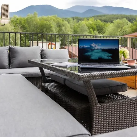 Апартаменты Incredible 2bdr With Veranda And House-like Feel *