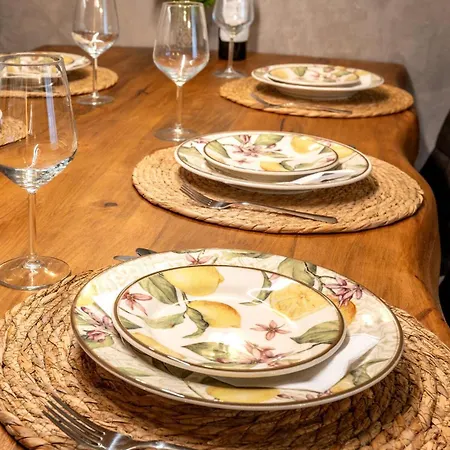 Апартаменты Incredible 2bdr With Veranda And House-like Feel *