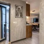 Апартамент Incredible 2bdr With Veranda And House-like Feel Банско