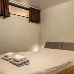 Incredible 2bdr With Veranda And House-like Feel Апартамент *
