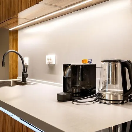 아파트 Incredible 2bdr With Veranda And House-like Feel 반스코