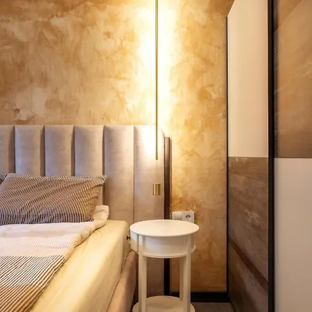 Incredible 2bdr With Veranda And House-like Feel 반스코