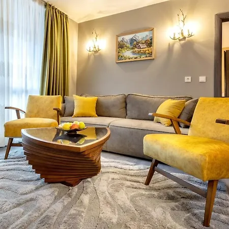Apartment Incredible 2bdr With Veranda And House-like Feel