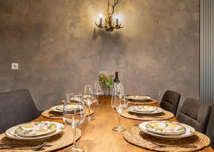 Incredible 2bdr With Veranda And House-like Feel * バンスコ