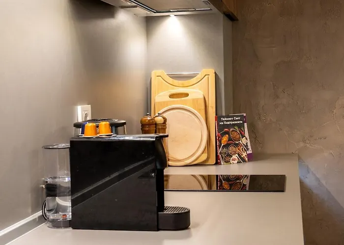 Incredible 2bdr With Veranda And House-like Feel アパート *