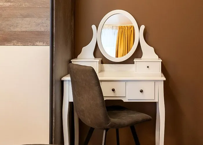 Incredible 2bdr With Veranda And House-like Feel * バンスコ