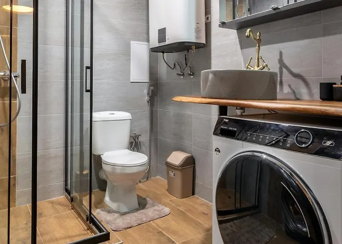 Incredible 2bdr With Veranda And House-like Feel * バンスコ